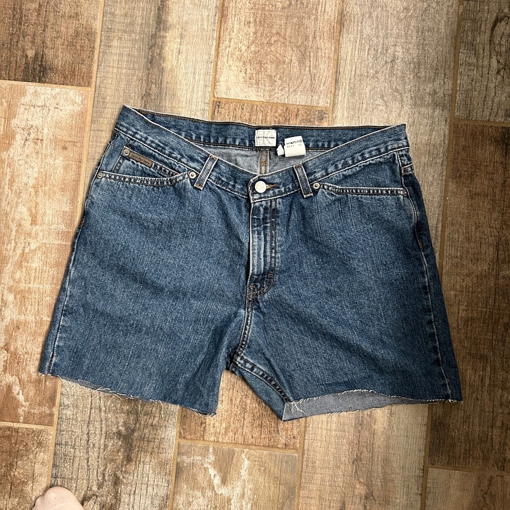 Vintage Calvin Klein Size 14 Denim Cut-Off Shorts - Picture 2 of 6